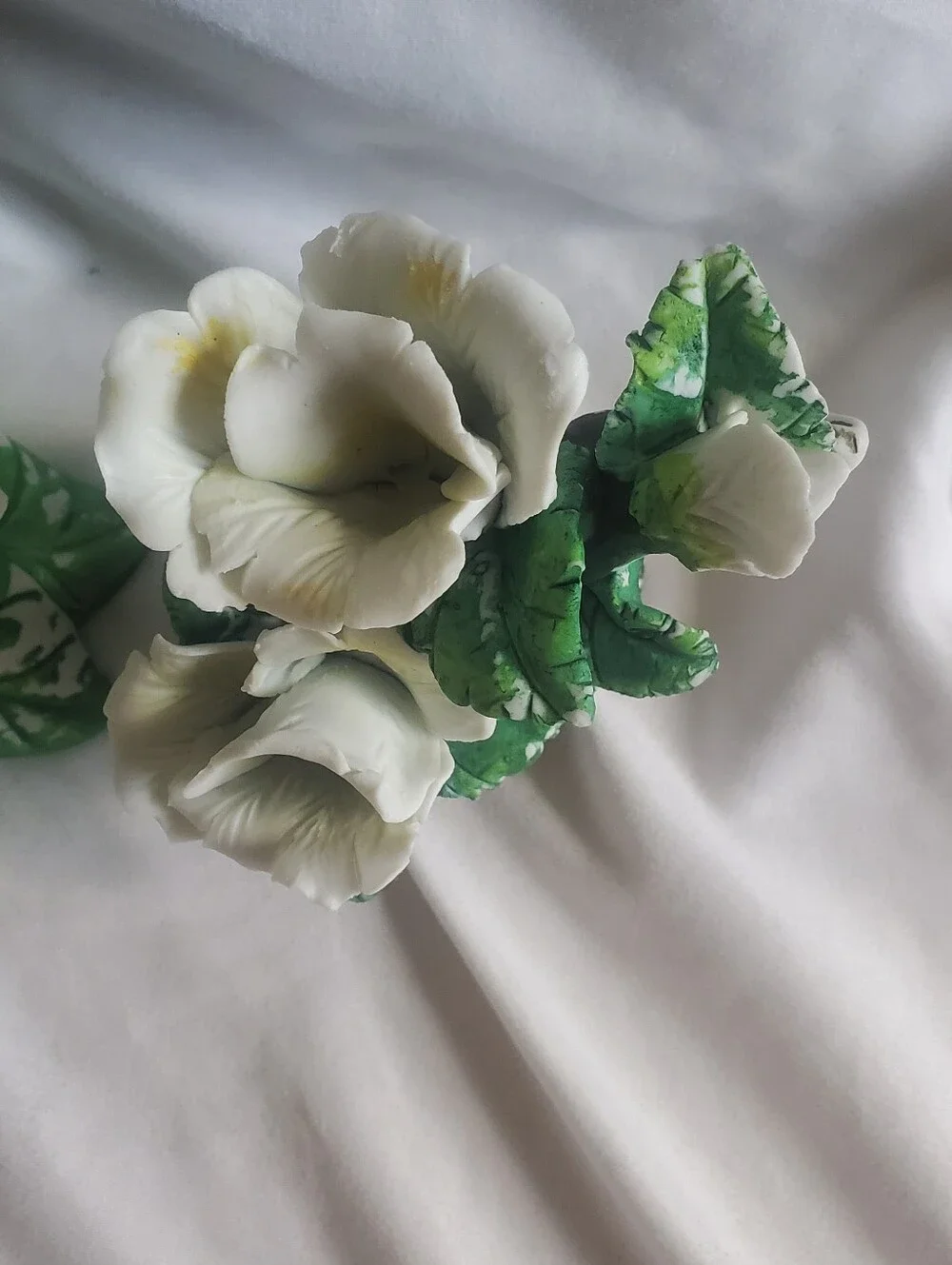 Capodimonte Style Vtg White Porcelain Ceramic Floral Accent Pair Green Leaves